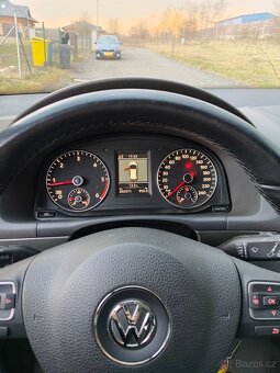Volkswagen Touran - 10