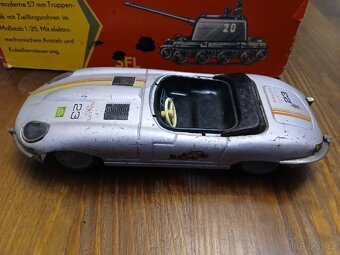 Retro hračky/tank a formule - 10