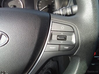Hyundai i20 1.2i Select, Najeto 49 tis.km - 10
