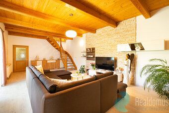 Prodej, rodinný dům 138 m2, pozemek 7758 m2, ostatní stavby - 10