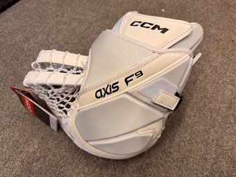 LAPAČKA A VYRÁŽEČKA CCM AXIS F9 - 10