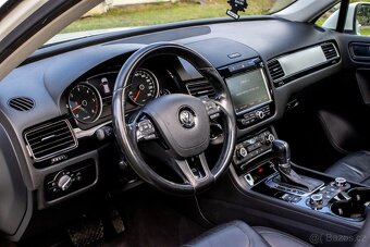 Volkswagen Touareg II 3.0 V6 Premium 4XMOTION /SPLATKY - 10