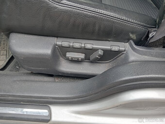 Volvo V70 2,4 D5 AWD 120kW - 10