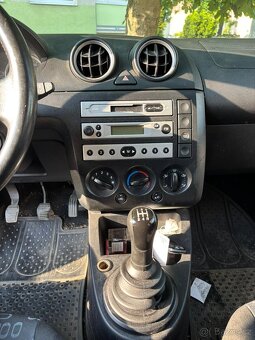 Ford Fiesta 2005 benzín - 10