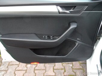 Škoda Superb 2.0 TDI 110 KW Xenon,Manuál,Zachovalé - 10