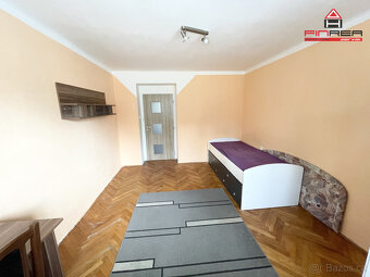 Ve výhradním zastoupení nabízíme byt 2+1 v O.V. - 10