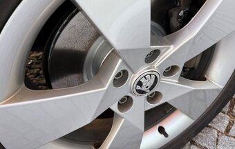 Škoda Octavia 3 1.8 TSi 132kw 1.maj ČR - 10