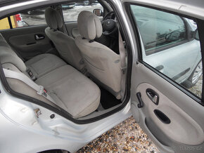 Renault Clio 1.4 16V 72Kw Dynamique - 10