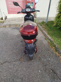 Zánovní Elektroskútr Racceway - 10
