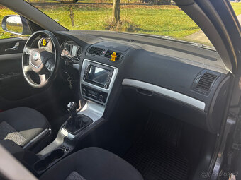 Škoda Octavia 2 2.0TDi 103kW, RV 2011, Facelift, Nová STK - 10