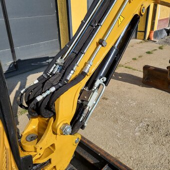 CAT 302.7D CR - 10