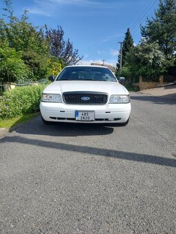 Ford Crown Victoria Police Interceptor - 10