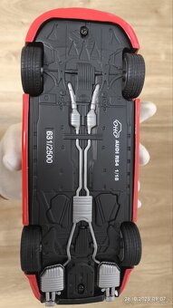 Model Audi RS4 (B7) Misano Red 2005 1:18 Otto Mobile - 10