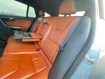 Volvo v60 plug in hybrid - 10