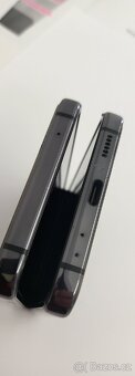 Samsung Z Flip 4 5G 8/128GB Grey - 10