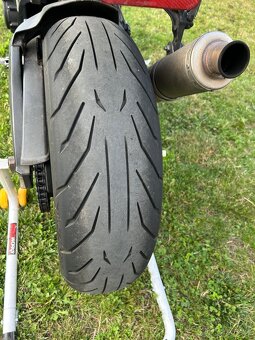 Suzuki GSXR 750 - 10