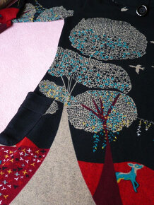 Nové úpletové mini šaty s přírodním motivem, vel. M/L - 10