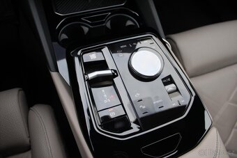 BMW Řada 5 540d xDrive M PAKET LASER ČR (2024) - 10