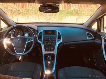 Prodám OPEL ASTRA J SPORTS TOURER 2.0 CDTI (118kW), 3/2011 - 10