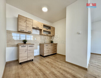 Prodej bytu 3+1, 72 m2, OV, Chomutov, ul. Březenecká - 10