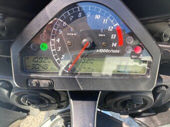 Honda CBR 1000 RR Fireblade 998 ccm 131 kW - 10
