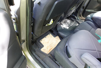 Na prodej: Peugeot 5008 – 2012 – auto pro rodinu - 10