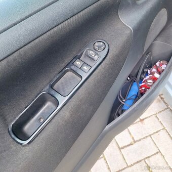Peugeot 207 1.4i 70kw r.v 2010 - 10