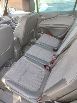 Opel Zafira c - 10
