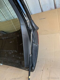 Subaru Outback 2009-2015, zadní 5. dveře - 10