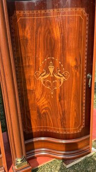 Prodám krásnou zachovalou obývací stěnu - 10