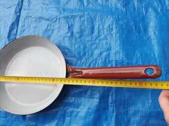 Smaltovaná červenohnědá pánvička - 10