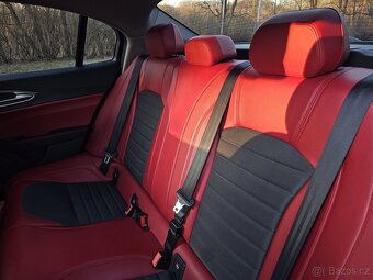 Alfa Romeo Giulia 2.0TB Q2 285HP Pogea / Performance Pack - 10