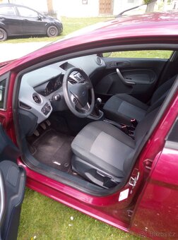 Ford Fiesta 1.2516v 60kw rok 2010 Trend - 10