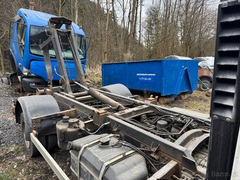 D90 cummins 107kw + jedna na náhradní díly - 10