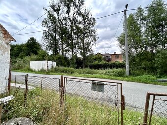 Zbořeniště domu - stavební parcela 3 km od města Červený Kos - 10