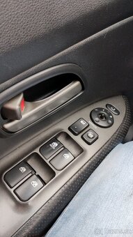 Kia Carens 2.0 CRDI - 10