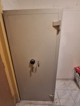 skříňový trezor - 10