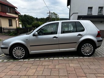 Volkswagen Golf 1.6i 16V 77kW CLIMATRONIC - 10