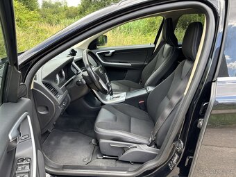 VOLVO XC60 D5 AWD 151kW r.v. 2011 - 10
