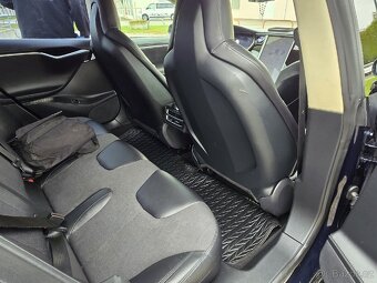 Tesla S 85, Pronájem - 10