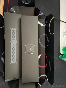 Apple Watch series 5 Nike edice 44mm - 10