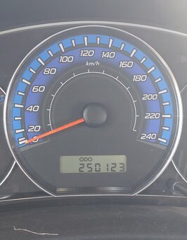 Subaru Forester SH 110kw benzín 4x4 manuál KROUPY - 10