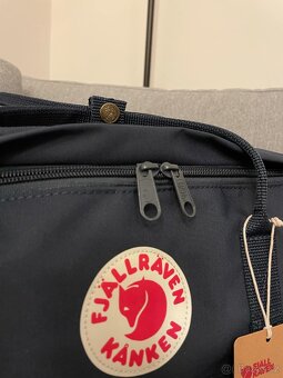 Prodám batoh značky Fjällräven Kanken Weekender Army Blue - 10