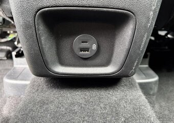 Ford Kuga 1.5 EcoBoost Titanium benzín manuál 110 kw - 10