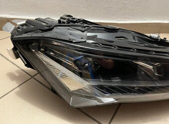 Škoda Superb 4 IV prední prave svetlo Matrix led 3P1 - 10