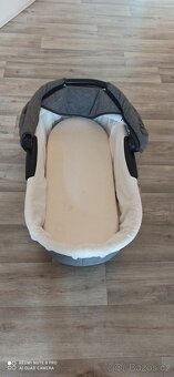 Prodám kočárek (korby, sporťák, autosedačky) zn. Largo - 10