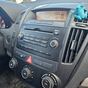 Kia Ceed 1.6 Nafta 2009 r.v - 10