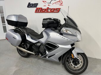 Triumph trophy 1200 - 10