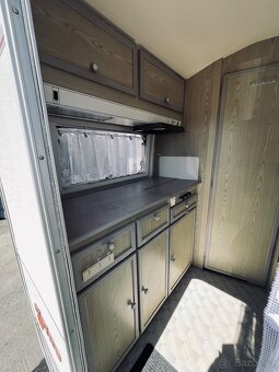 OBYTNÝ KARAVAN SPIRITE ALPINE - 10