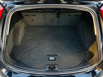 Volvo V60 2.4 D5 151KW AUTOMAT KAMERA VÝHŘEV TAŽNÉ - 10